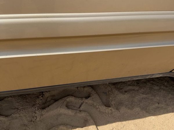 04-07 Rainier Passenger Right Front Moulding From Door Trim Strip Cashmere 15U — photo 3