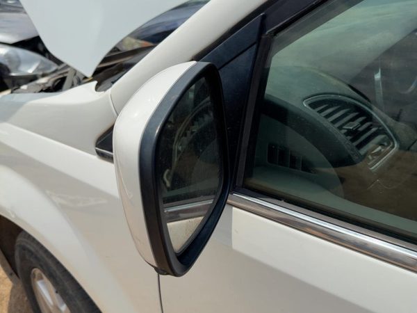 11-16 Town & Country Driver Left Power Side Mirror Door Mounted Oem White Pw1 — photo 5