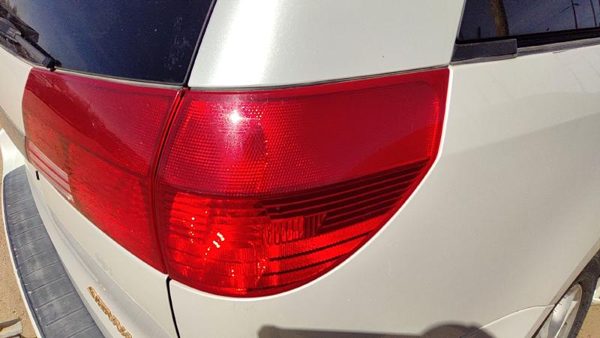 2004-2005 Toyota Sienna Passenger Right Outer Tail Light Brake Lamp Oem Rear — photo 2