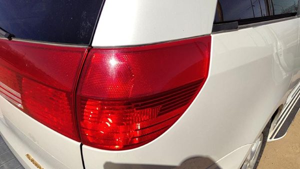 2004-2005 Toyota Sienna Passenger Right Outer Tail Light Brake Lamp Oem Rear — photo 1