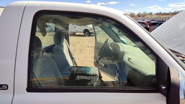 1999-2007 Chevy Silverado 1500 Passenger Right Front Side Window Door Glass Oem — photo 2