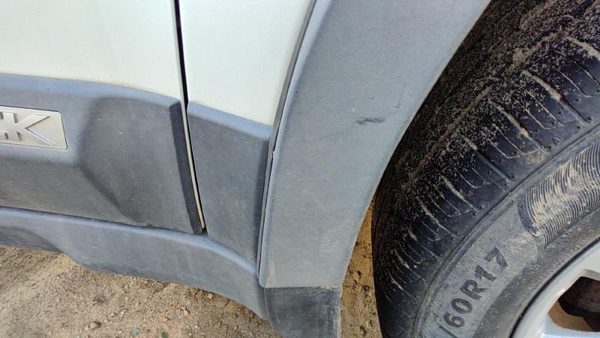 2012 Subaru Legacy Fender Moulding RH — photo 2