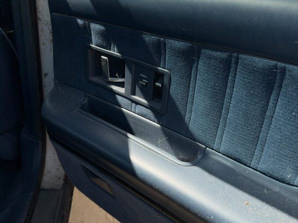 92-95 Eighty Eight Passenger Right Rear Door Trim Panel With Switches Back Blue — photo 8