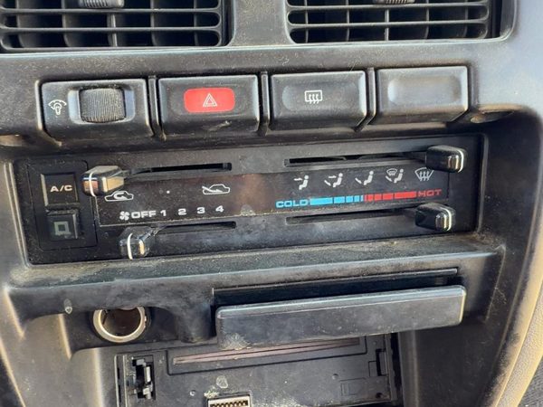 1994 Nissan Pathfinder Temperature Control Module In Dash Heater AC Head Unit — photo 2