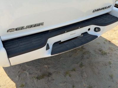 1998-2005 Chevy S10 Blazer Rear Bumper Assembly with Mount Brackets White 50U