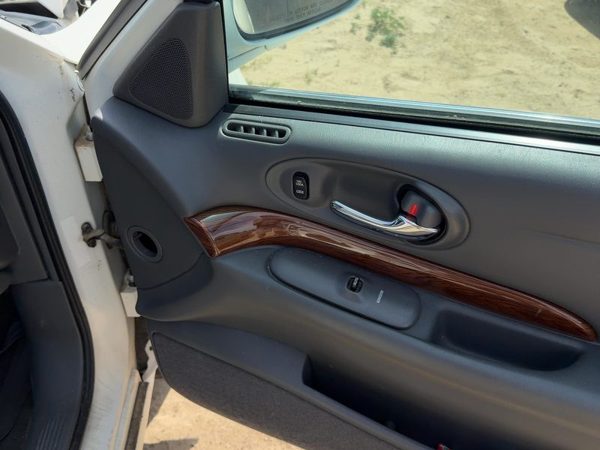 04-05 Buick Lesabre Passenger Right Front Door Trim Panel With Switches Gray 93C — photo 4
