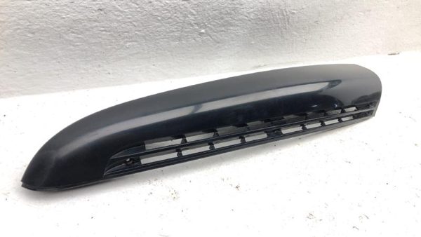 1992-1994 Chevy Suburban Driver Left Rear Moulding On Corner Panel Oem — photo 5