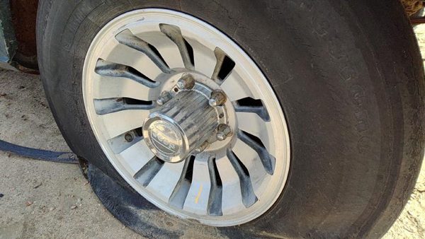 1984-1986 Jeep Grand Wagoneer 15 Aluminum Wheel Oem Factory Rim #1 J5365093 — photo 2