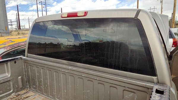 1999-2007 Chevy Silverado 2500 Back Glass Rear Window Oem 15198870 — photo 2