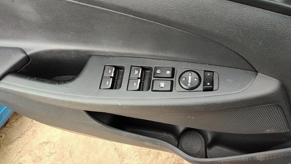 2016 Hyundai Tucson Door Switch Front — photo 1