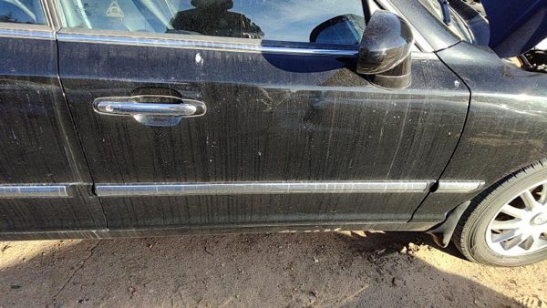 2005 Hyundai XG350 Front Door RH Black — photo 1