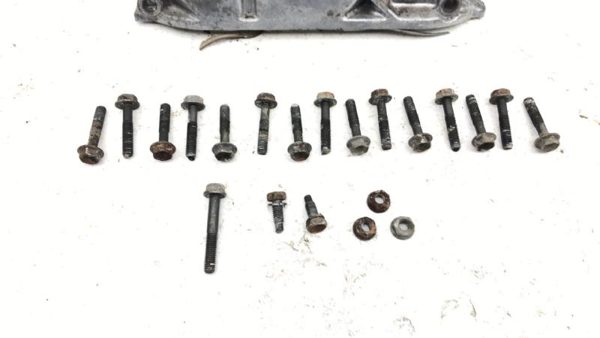 1996-1998 Suzuki Sidekick Timing Cover Assembly Oem 1.8L 1138177E00 — photo 2