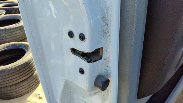 08-16 Ford F250 Driver Left Front Door Latch With Rods/Cables 6.7L Powerstroke — photo 2