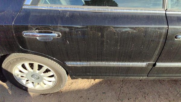2005 Hyundai XG350 Rear Door RH Black — photo 3