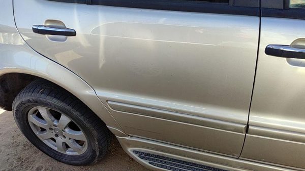 2005 Mercedes Ml Series Rear Door RH Gold — photo 2