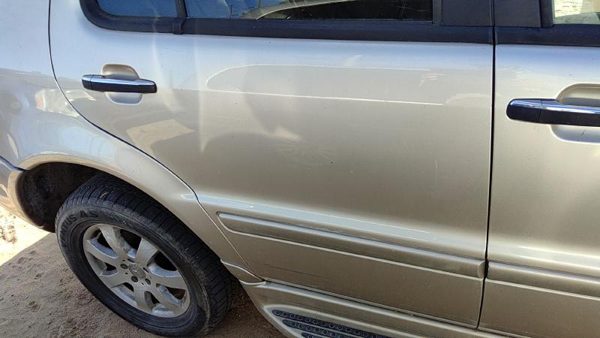 2005 Mercedes Ml Series Rear Door RH Gold — photo 3