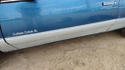89-91 Olds Cutlass Calais Driver Left Front Moulding From Door Trim Blue 2 Door