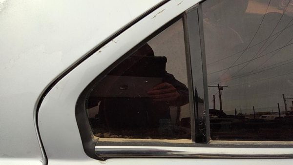 06-12 Ford Fusion Passenger Right Rear Vent Window Back Door Glass With Frame — photo 3