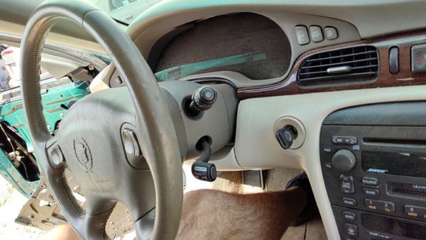 1999 Cadillac Seville Steering Column — photo 5