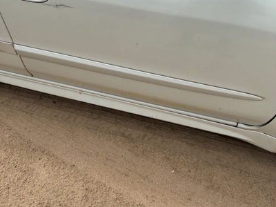 2000-2001 Infiniti I30 Passenger Right Front Moulding From Door Oem White