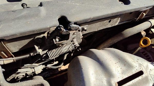 2006-2014 Toyota Rav-4 Hood Latch Assembly With Bracket Oem — photo 3