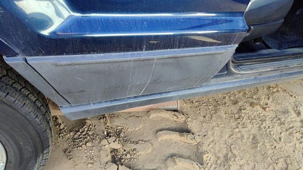 03-04 Grand Cherokee Passenger Right Rear Moulding From Door Back Trim Strip — photo 1