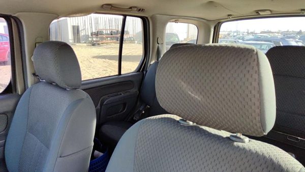 2002-2004 Nissan Xterra Pair Of Front Headrests Oem Left Right Set Seat — photo 1