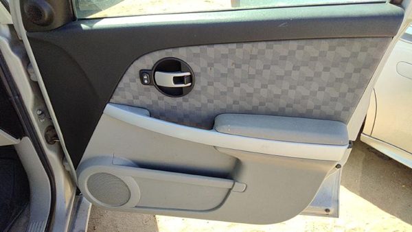 07-09 Chevy Equinox Passenger Right Front Door Trim Panel With Switches Gray 14B — photo 1