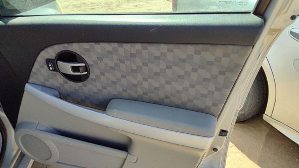 07-09 Chevy Equinox Passenger Right Front Door Trim Panel With Switches Gray 14B — photo 3