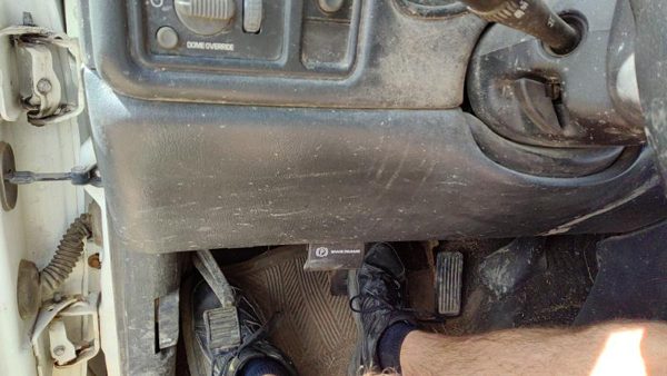 00-02 Silverado 2500 Hd Lower Dash Under Column Knee Bolster Trim Panel Graphite — photo 5