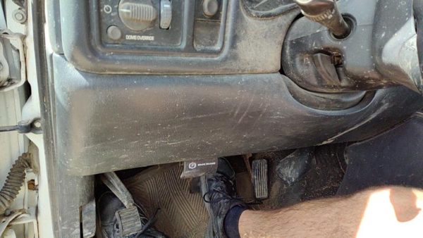 00-02 Silverado 2500 Hd Lower Dash Under Column Knee Bolster Trim Panel Graphite — photo 7