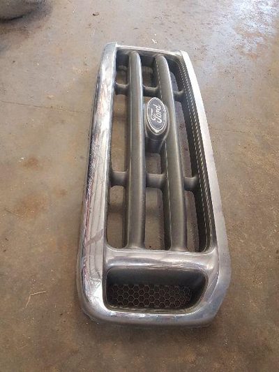 1999-2004 Ford F250 Grille Chrome Surround Oem 1C3z8200baa