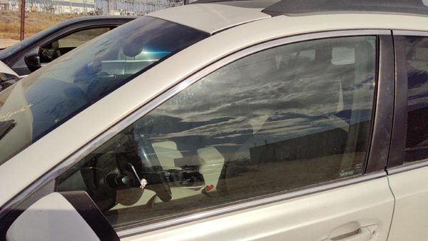2010-2014 Subaru Legacy Outback Driver Left Front Side Window Door Glass Oem — photo 1