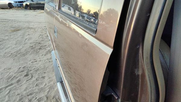 1994 Suburban 1500 Rear Door RH Brown — photo 3