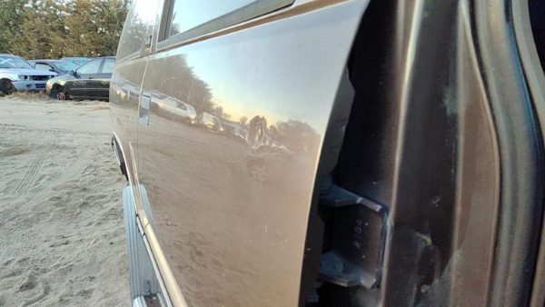 1994 Suburban 1500 Rear Door RH Brown — photo 5