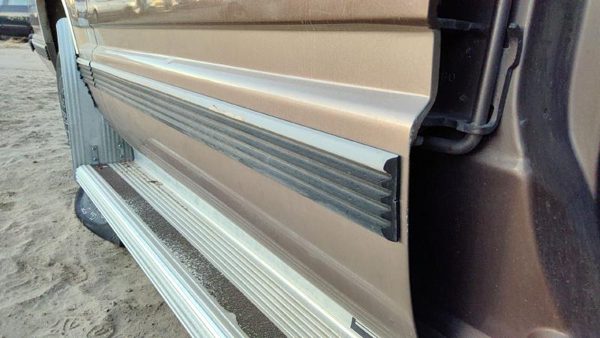 1994 Suburban 1500 Rear Door RH Brown — photo 7