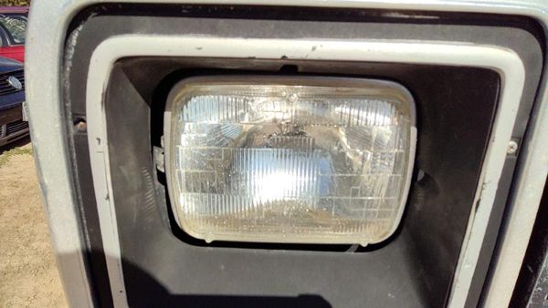 1984 Dodge D350 Headlamp Assembly RH — photo 2