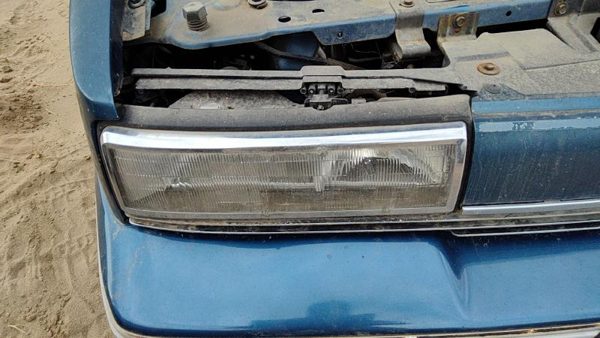 1989 Olds Calais Headlamp Assembly RH — photo 2