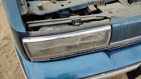 1989 Olds Calais Headlamp Assembly RH — photo 3