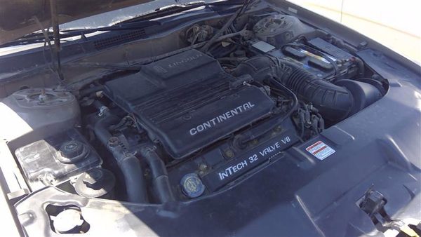 1997 Lincoln Continental — vehicle photo 2