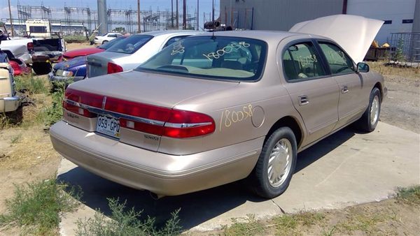 1997 Lincoln Continental — vehicle photo 4