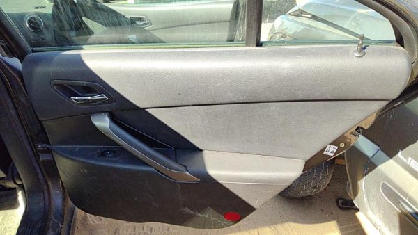 05-10 G6 Passenger Right Rear Door Trim Panel With Switches Back Black 19B — photo 1
