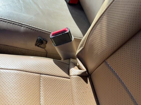 1997-1999 Ford F150 Driver Left Front Seat Belt Buckle Receiver Oem Tan Ex — photo 1