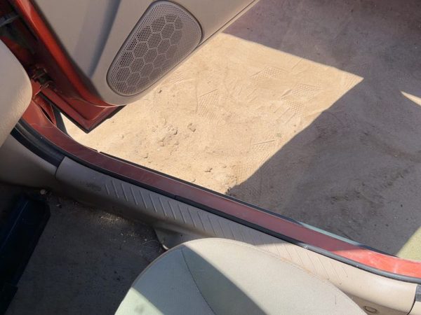 2005-2007 Ford Escape Passenger Right Front Lower Sill Step Plate Tan AH OEM — photo 3