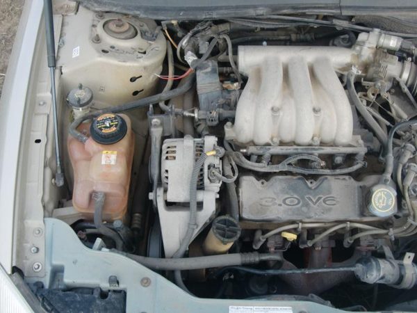 2000 Ford Taurus — vehicle photo 2