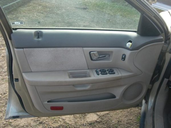 2000 Ford Taurus — vehicle photo 5