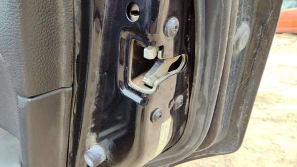 2006-2011 Ford Fusion Passenger Right Rear Door Latch With Rods/Cables Oem Back — photo 2