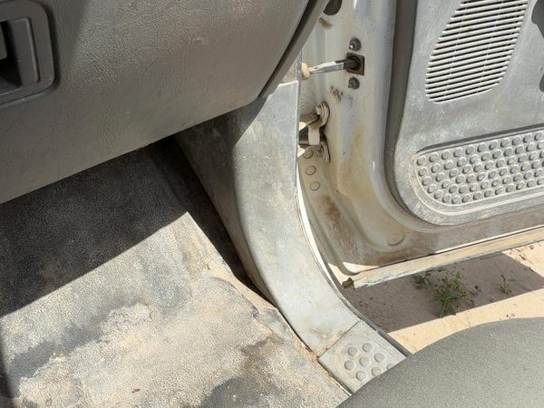 1999-2007 Ford F350 Passenger Right Lower Kick Trim Panel Oem Gray — photo 6