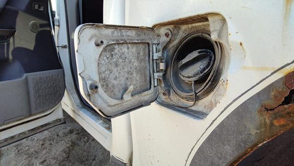 2004-2015 Nissan Titan Fuel Tank Door With Hinge Gas Lid Oem Filler Q10 White — photo 4