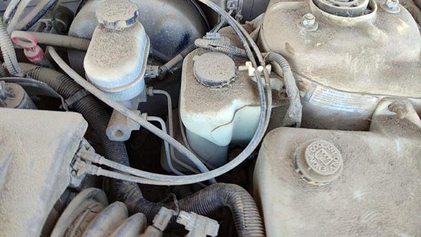 97-05 Park Ave Ultra Windshield Washer Fluid Reservoir With Pump Oem Wiper Tank — photo 2